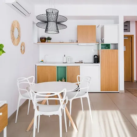 Ξενοδοχείο με διαμερίσματα Riva 4*