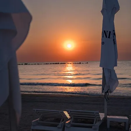 Ξενοδοχείο με διαμερίσματα Riva Mamaia