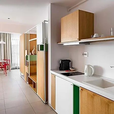 Riva Ξενοδοχείο με διαμερίσματα 4*